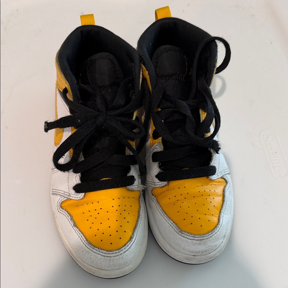 Nike Kids High-Top Sneakers in Yellow, White and Black